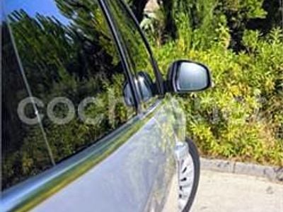 Usado Ford Focus Trend 125 CV (91 kW) 2013 Gris / plata Berlina