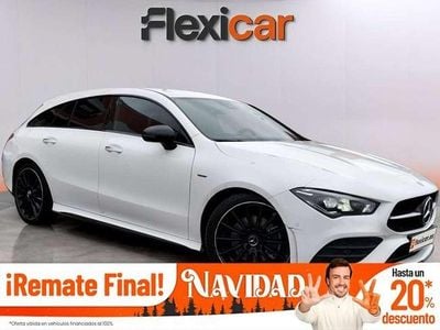 Blanco Usado 2021 Mercedes CLA220 Shooting Brake Familiar | 26.590 € (Buen precio)