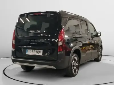 Usado Peugeot Rifter GT 131 CV (96 kW) 2025 Negro Monovolumen