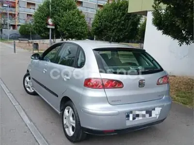 Usado Seat Ibiza Sport 64 CV (47 kW) 2004 Gris / plata Utilitario
