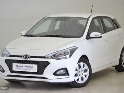 Usado Hyundai i20 75 CV (55 kW) 2019 Blanco Utilitario