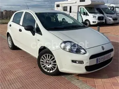Usado Fiat Punto 95 CV (69 kW) 2018 Blanco Utilitario