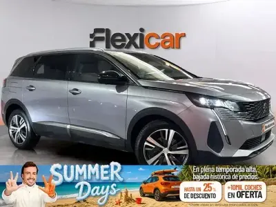 Usado Peugeot 5008 Allure 130 CV (95 kW) 2024 Gris SUV