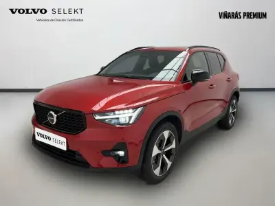 Usado Volvo XC40 Plus 197 CV (144 kW) 2024 Rojo SUV