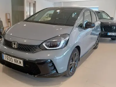 Usado Honda Jazz Sport 122 CV (89 kW) 2026 Gris Utilitario