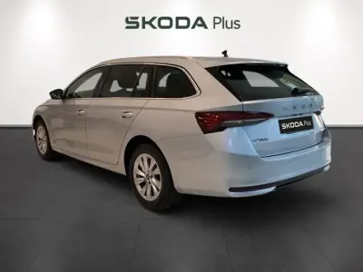 Usado Skoda Octavia Selection 150 CV (110 kW) 2026 Gris plata Familiar