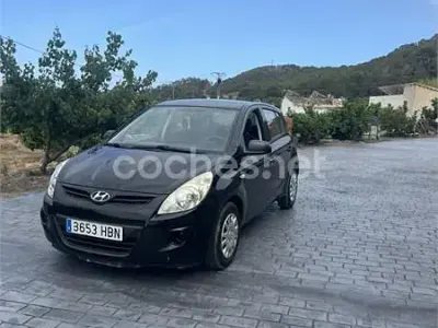 Usado Hyundai i20 Classic 78 CV (57 kW) 2011 Negro Utilitario