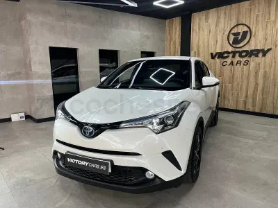 Käytetty Toyota C-HR Advance 122 HP (89 kW) 2018 Valkoinen Katumaasturi