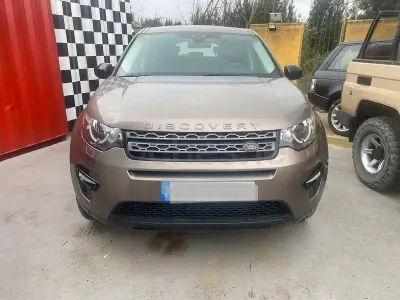 Usado Land Rover Discovery Sport HSE Luxury 150 CV (110 kW) 2018 Marrón SUV