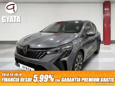 Usado Renault Clio Techno 91 CV (66 kW) 2025 Gris Utilitario