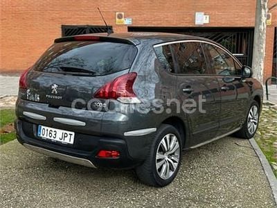 Usado Peugeot 3008 Style 120 CV (88 kW) 2016 Gris / plata Berlina