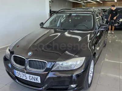 Usado BMW 318 143 CV (105 kW) 2009 Negro Familiar