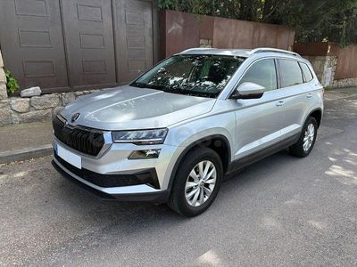 Usado Skoda Karoq Ambition 150 CV (110 kW) 2023 Gris / plata SUV