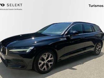 Usado Volvo V60 Core 2023 Negro Familiar