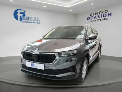 Usado Skoda Karoq Ambition 150 CV (110 kW) 2022 Gris SUV