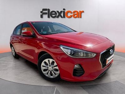 Usado Hyundai i30 120 CV (88 kW) 2018 Rojo Berlina