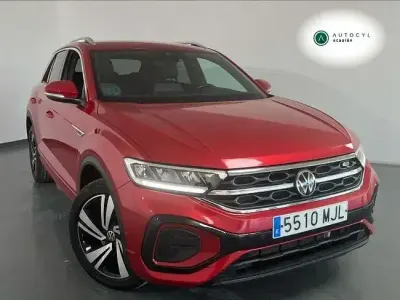 Usado VW T-Roc Life 150 CV (110 kW) 2023 Rojo SUV