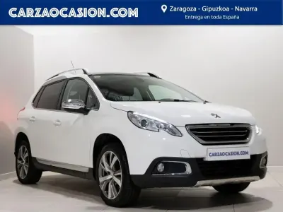 Usado Peugeot 2008 Allure 120 CV (88 kW) 2015 Blanco SUV