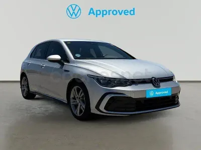 Usado VW Golf VIII R-line 150 CV (110 kW) 2020 Gris / plata Berlina