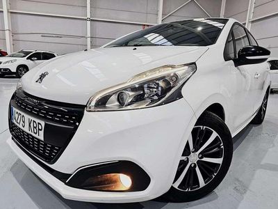 Blanco Usado 2017 Peugeot 208 Style Utilitario | 5990 € (Super precio)