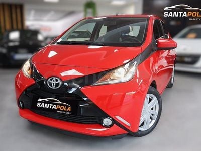 Używany Toyota Aygo X-play 69 KM (50 kW) 2015 Czerwony Hatchback