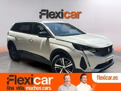 Usado Peugeot 5008 GT 136 CV (100 kW) 2024 Blanco SUV