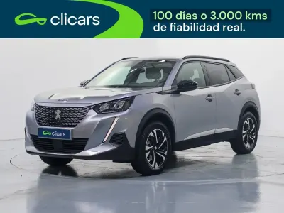 Usado Peugeot e-2008 Allure 100 kW (136 CV) 2022 Gris SUV