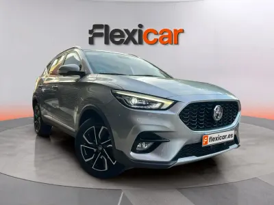Usado MG ZS Luxury 111 CV (81 kW) 2023 Gris SUV