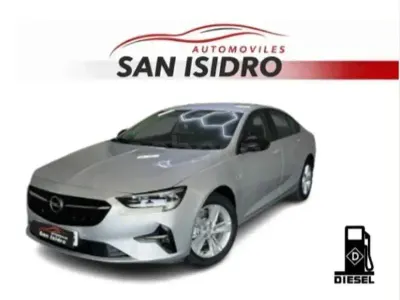Usado Opel Insignia Business 122 CV (89 kW) 2021 Gris / plata Berlina