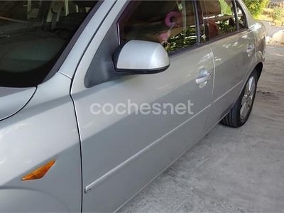Gris / plata Usado 2003 Ford Mondeo Trend Berlina | 2200 € (Caro)