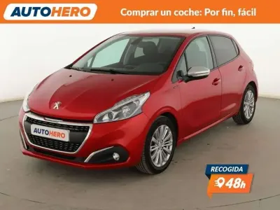Usado Peugeot 208 Signature Sky 99 CV (72 kW) 2019 Rojo Utilitario