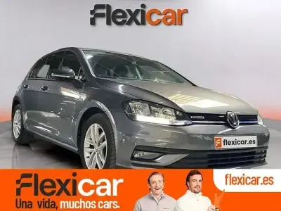 Usado VW Golf VIII Style 130 HP (95 kW) 2020 Cinzento