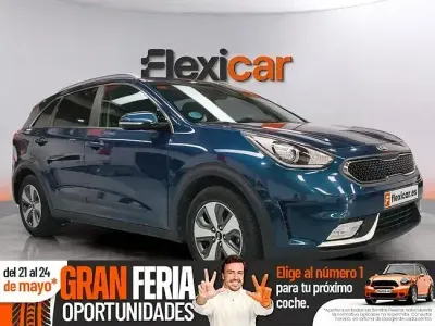 Usado Kia Niro 141 HP (103 kW) 2017 Azul SUV