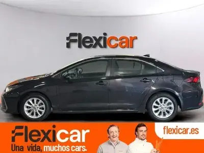 Begagnad Toyota Corolla Active 122 HK (89 kW) 2022 Svart