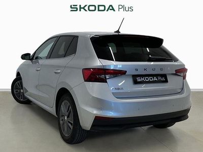 Usado Skoda Fabia Selection 95 CV (69 kW) 2024 Gris plata Utilitario
