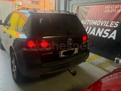 Usado VW Touareg 240 CV (176 kW) 2008 Negro SUV