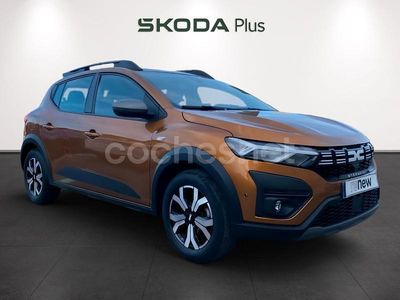 Usado Dacia Sandero Expression 101 CV (74 kW) 2022 Naranja Berlina