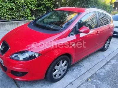 Usado Seat Altea XL Stylance 140 CV (102 kW) 2007 Rojo Monovolumen