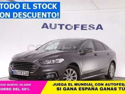 Usado Ford Mondeo Trend 120 CV (88 kW) 2019 Gris / plata Berlina