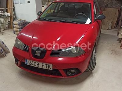 Usado Seat Ibiza Reference 70 CV (51 kW) 2007 Rojo Utilitario
