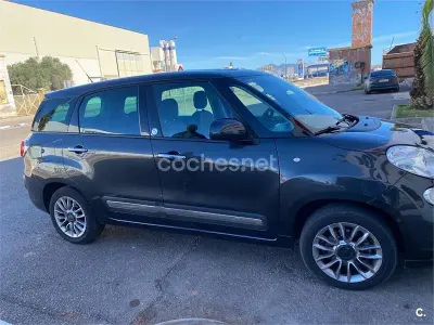 Usado Fiat 500L Living 85 CV (62 kW) 2014 Negro Monovolumen