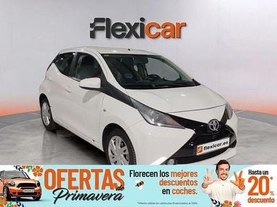 Usado Toyota Aygo X-play 69 CV (50 kW) 2017 Blanco Utilitario