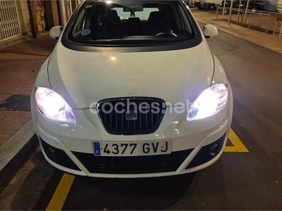 Usado Seat Altea XL Reference 125 CV (91 kW) 2010 Blanco Monovolumen