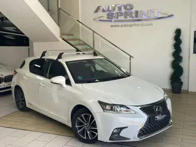 Usado Lexus CT200h Business Edition 136 CV (100 kW) 2020 Blanco Utilitario