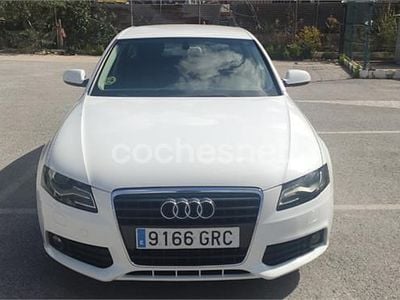 Usado Audi A4 136 HP (100 kW) 2009 Branco Sedan