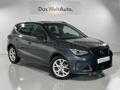 Usado Seat Arona FR 115 CV (84 kW) 2025 Gris / plata SUV