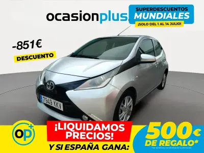 Usado Toyota Aygo X-play 69 CV (50 kW) 2018 Gris Utilitario