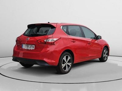 Usado Nissan Pulsar Acenta 116 HP (85 kW) 2015 Vermelho Sedan