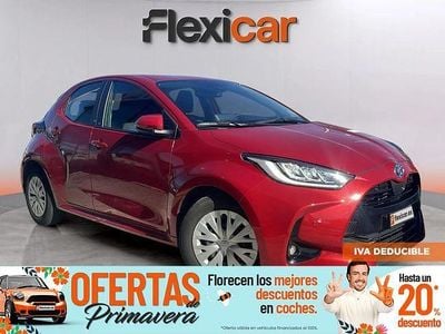 Usado Toyota Yaris Hybrid Active 116 CV (85 kW) 2023 Rojo Berlina