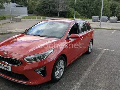 Usado Kia Ceed 120 CV (88 kW) 2019 Rojo Utilitario